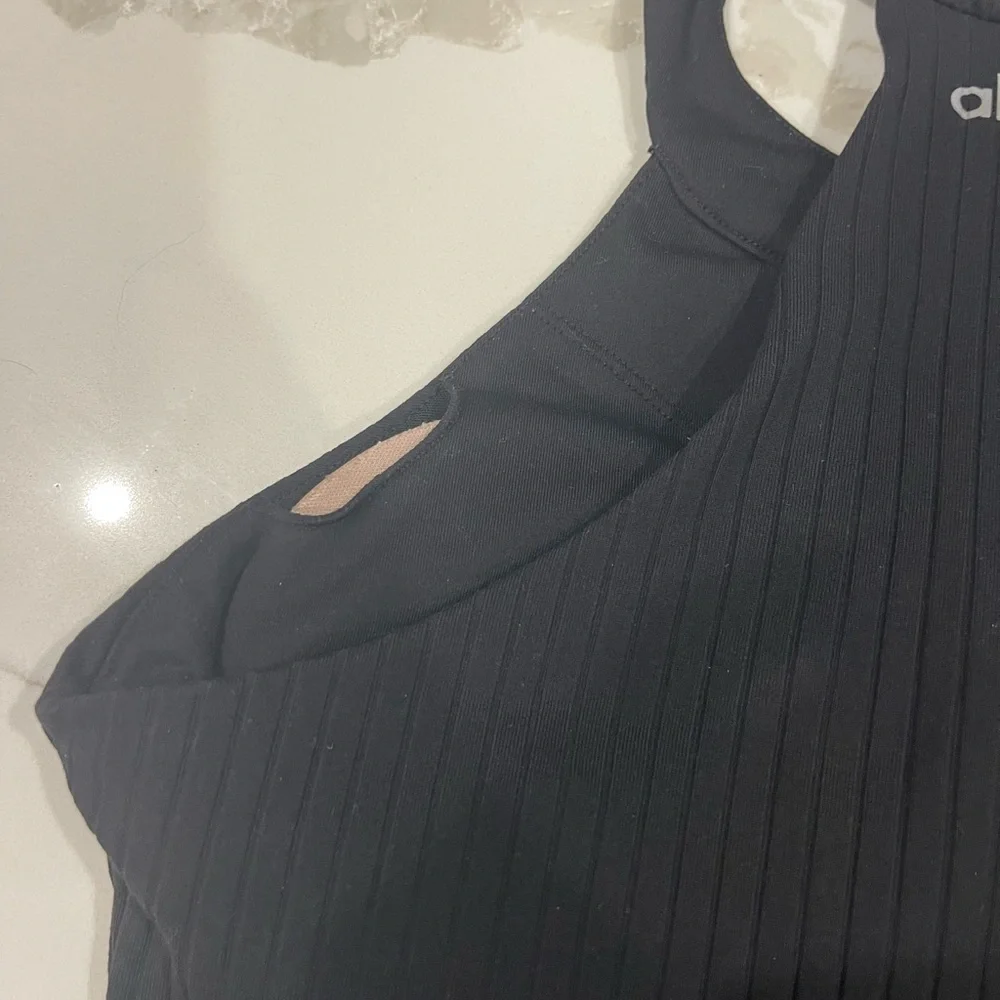 Like-new ALO Unite Rib-Knit Cropped Bra Tank - XS - Picture 6 of 6